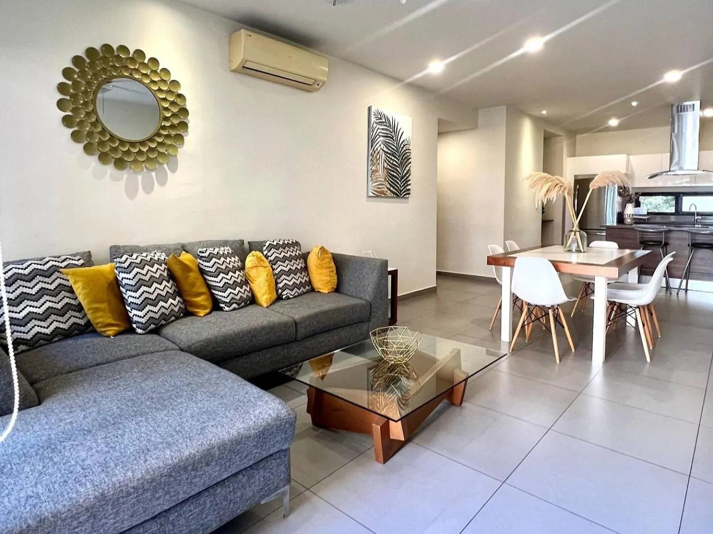 Апартаменты Lujoso Departamento En El Corazon De Playa Плая-дель-Кармен